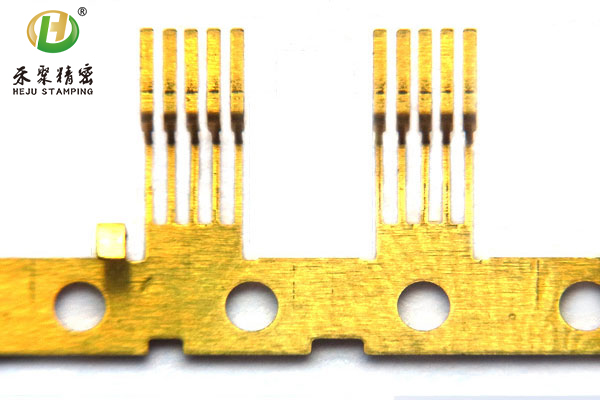 micro-usb端子